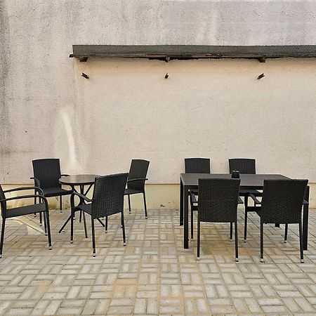 Schoene Grosse Ferienwohnung 79M2 Und 2 Baeder, Zentrumnah, 2Og Erfurt Exterior foto