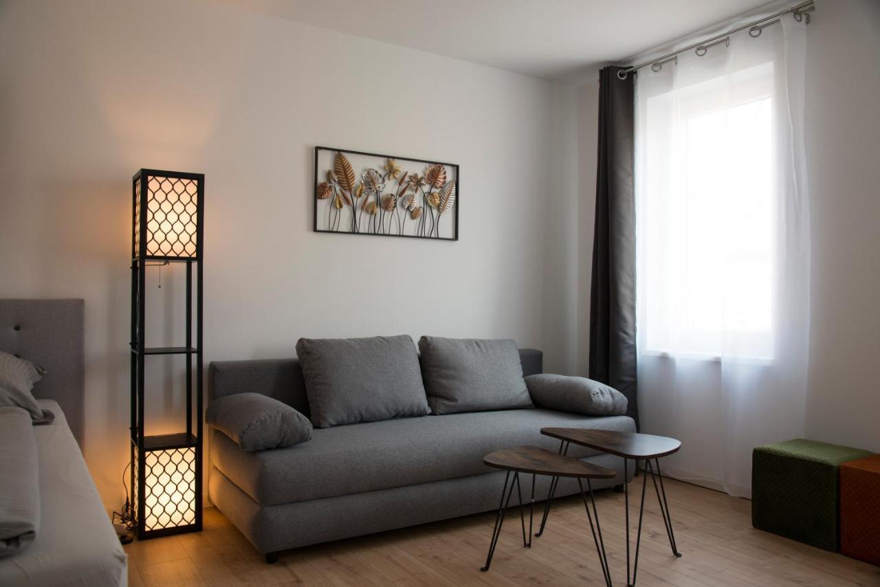 Schoene Grosse Ferienwohnung 79M2 Und 2 Baeder, Zentrumnah, 2Og Erfurt Exterior foto